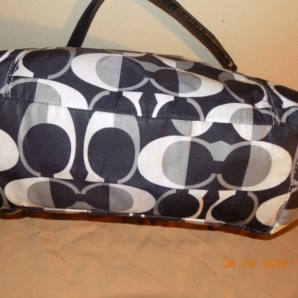 Coach Black and White Shoulder Bag # 26023 - Picture 4 of 6